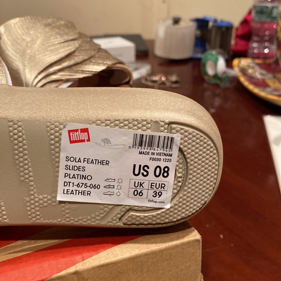 Sandals - Picture 5 of 5